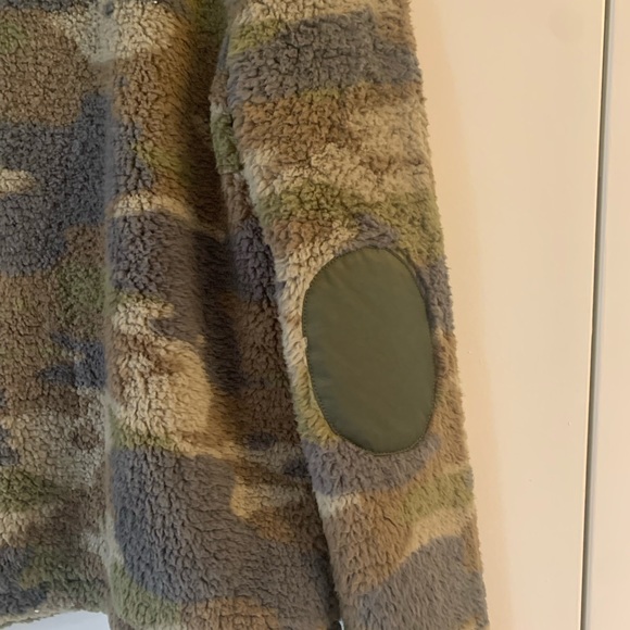 Thread and Supply Camo  zip up fleece jacket - Picture 5 of 9
